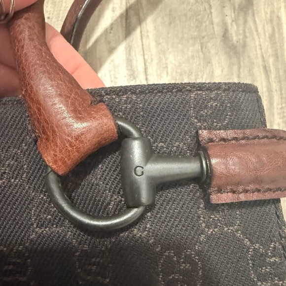 Excellent used condition Gucci monogram horse-bit shoulder bag black and brown - Picture 4 of 15